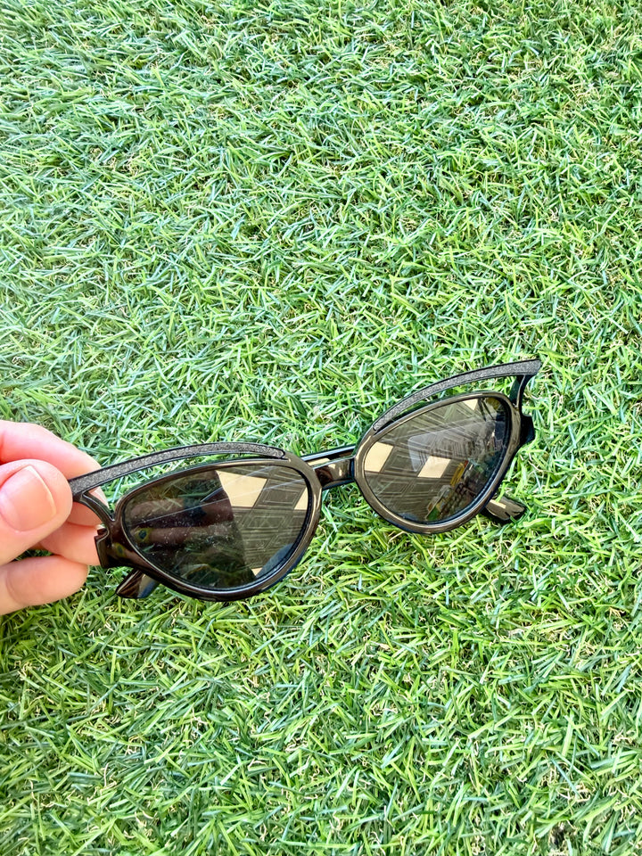 Black Wire Frame Sunglasses