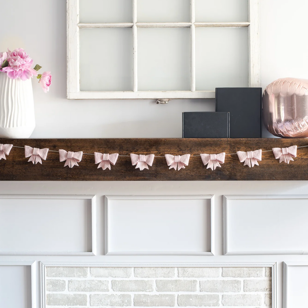 Bow Garland - Pink