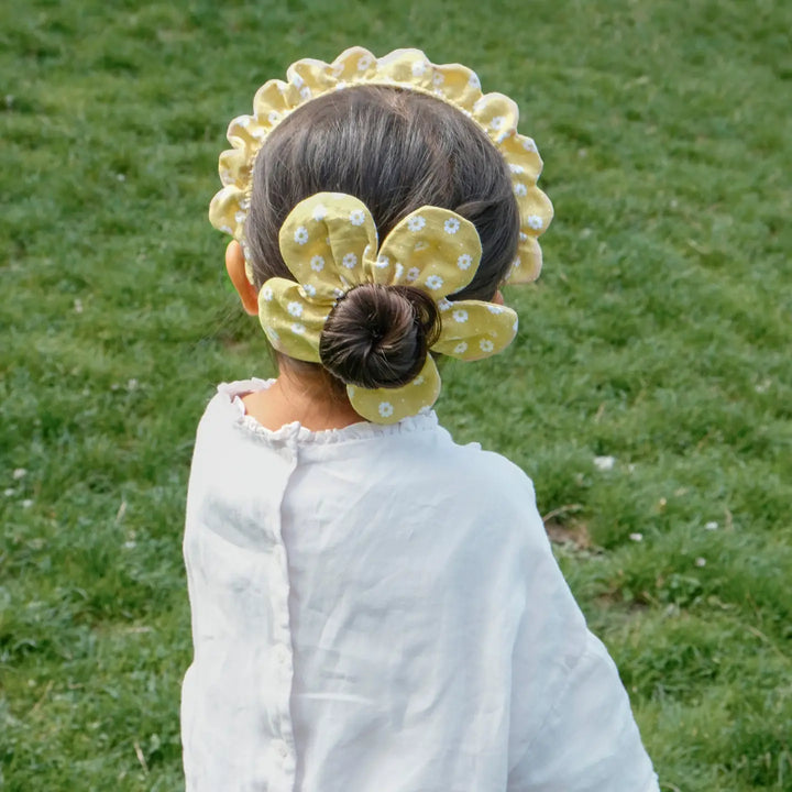 Darling Daisy Scrunchie