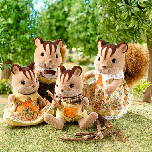 Calico Critters Walnut Squirrel Family