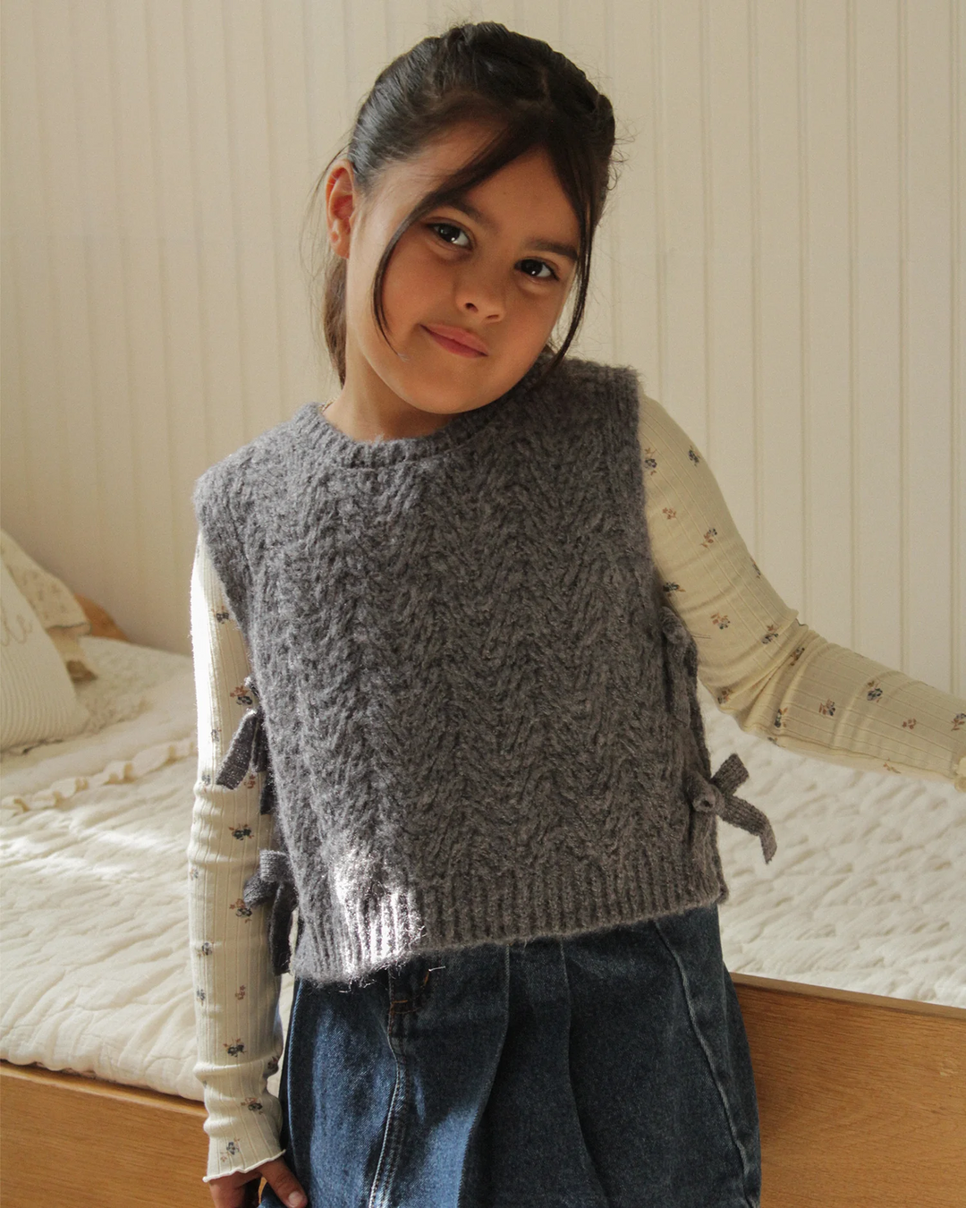 Bow Sweater Vest - Midnight