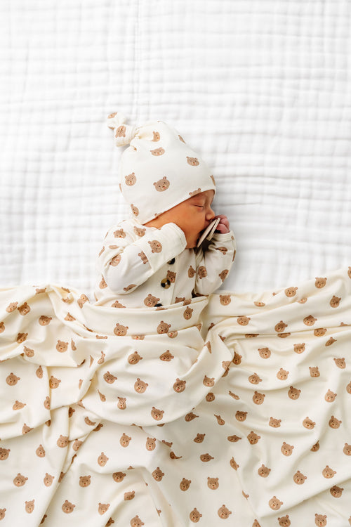 Teddy Knotted Gown newborn-3 months