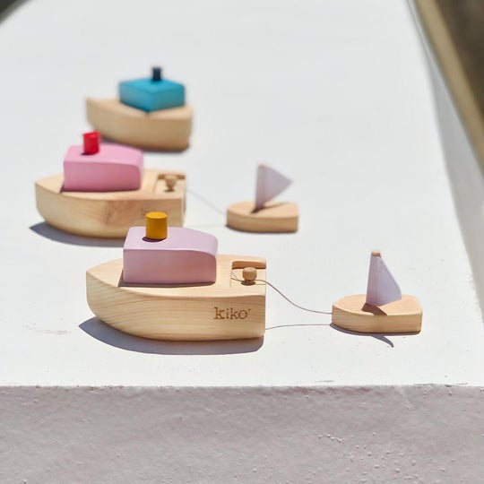 Wind Up Boat - blue
