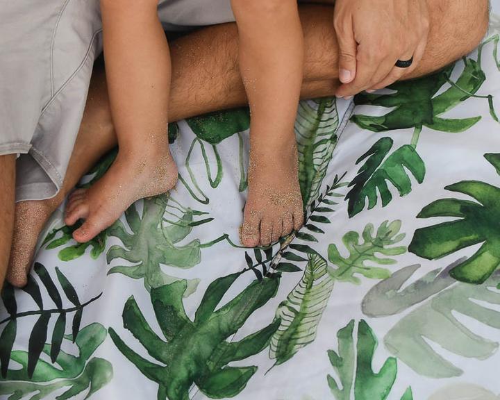 5' x 7' Outdoor Blanket - Tropical Leaf
