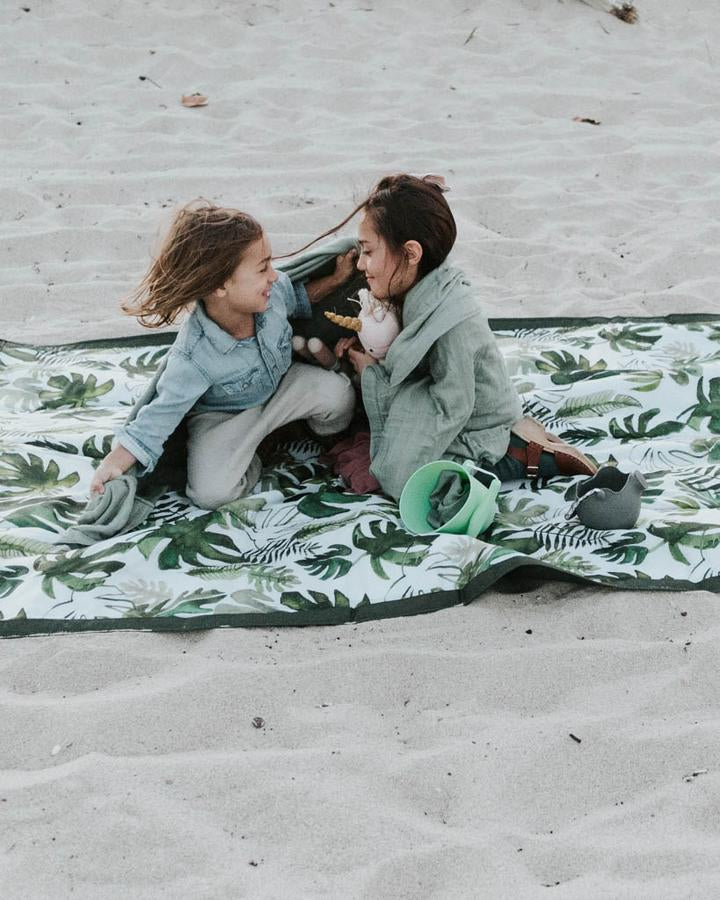 5' x 10' Outdoor Blanket - Tropical Leaf