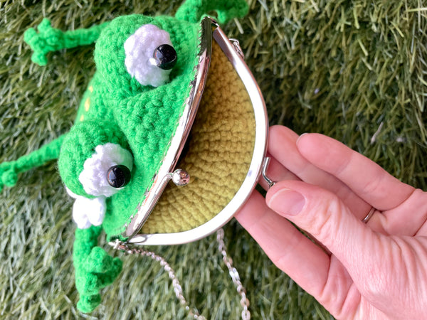 Crochet Frog Purse